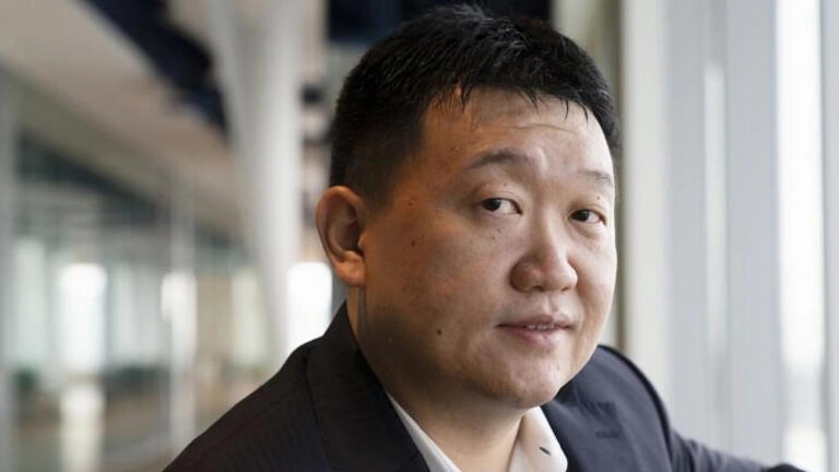 How-Wang-Xiaokun-Turned-His-Milktea-Business-Into-A-Billion-Dollar-Success-jpg